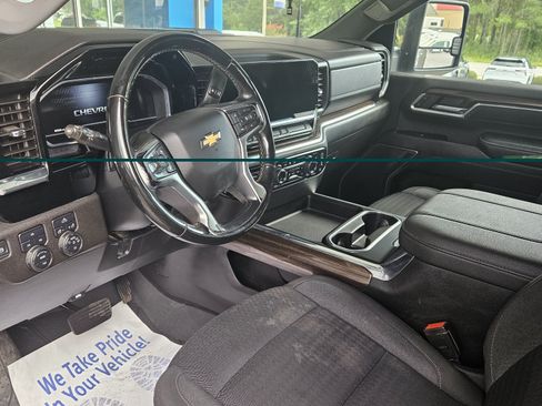 Used 2024 Chevrolet Silverado 3500 LT w/ Convenience Package AWD/4WD image 8