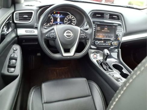 Used 2023 Nissan Maxima SV w/ Floor Mat Group FWD image 4