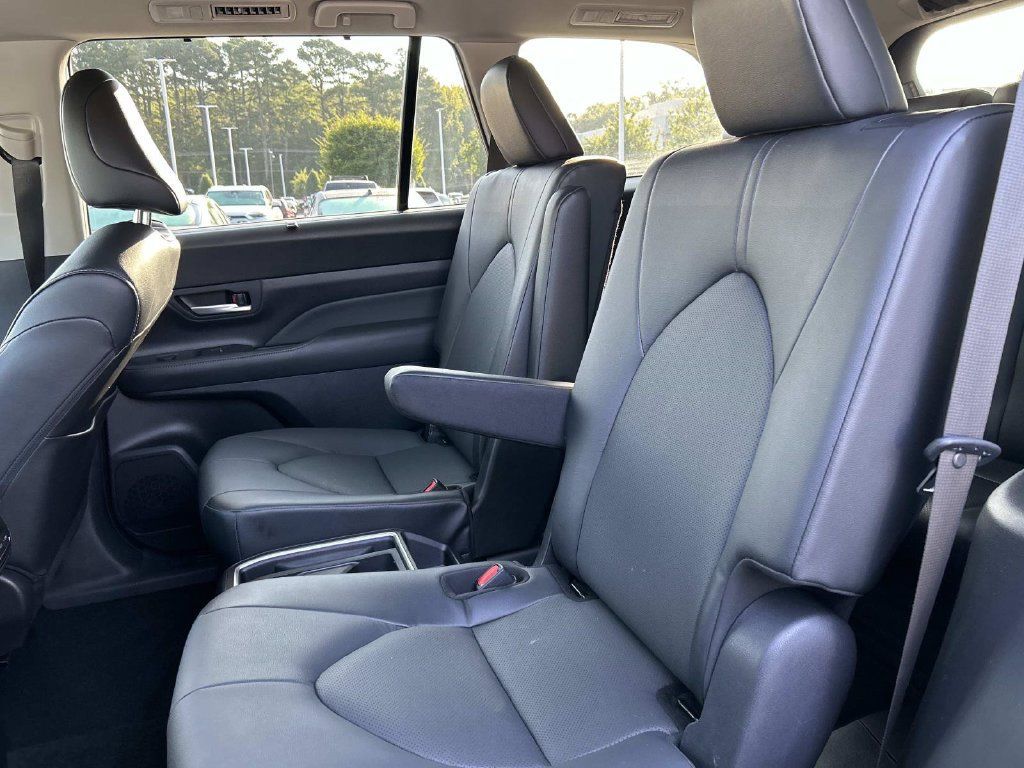 Used 2026 Toyota Grand Highlander XLE FWD image 20