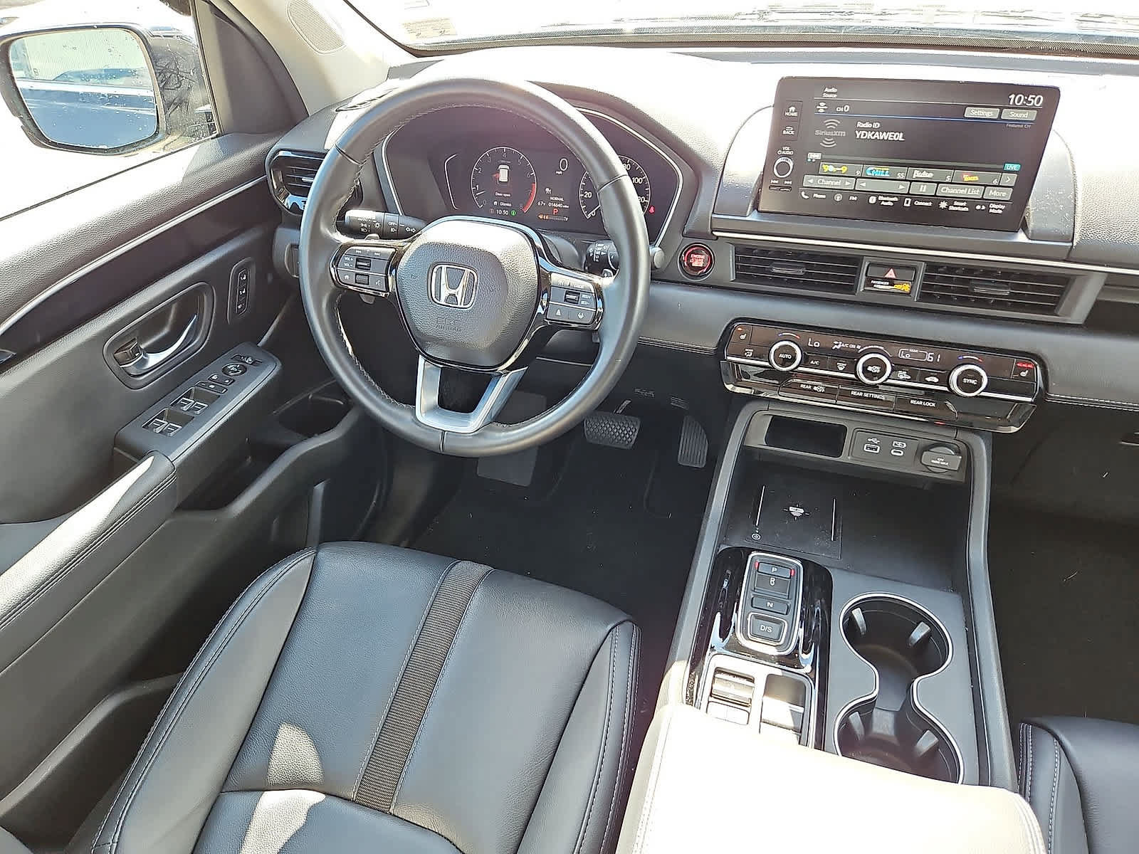 Used 2025 Honda Pilot EX-L image 10
