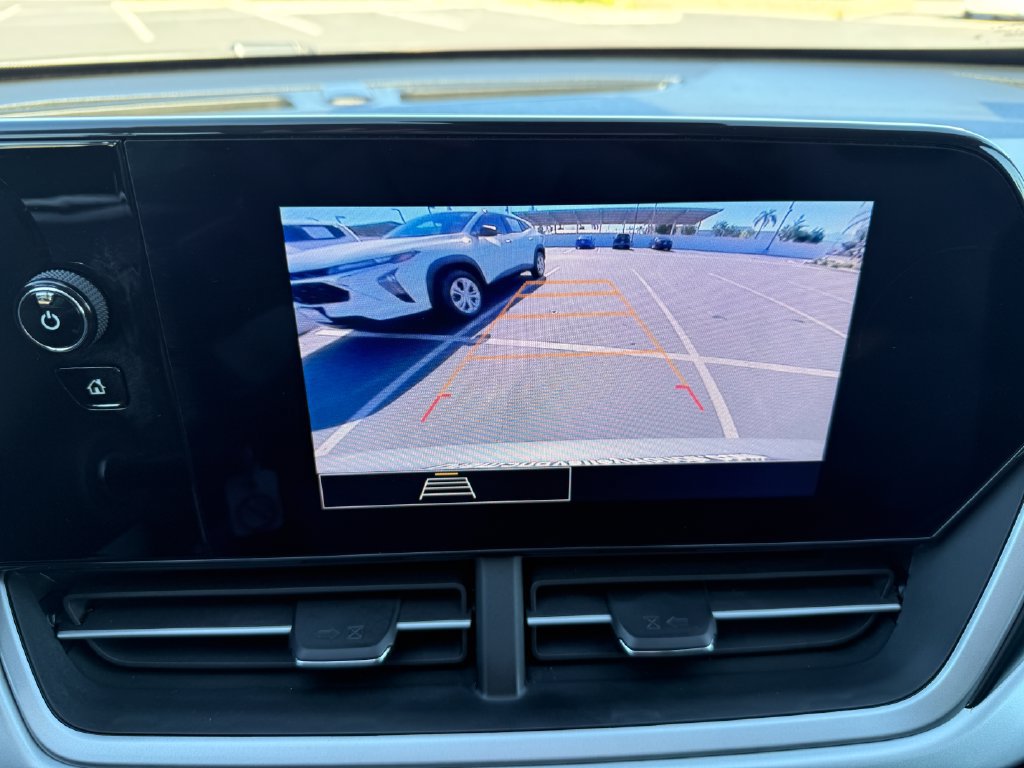 Used 2025 Chevrolet Trax LS FWD image 26