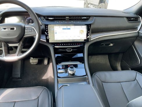 New 2026 Jeep Grand Cherokee Limited image 12