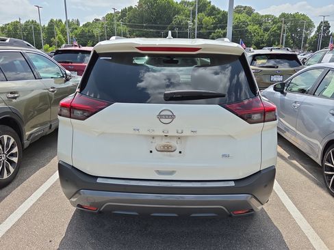 Used 2023 Nissan Rogue SL w/ SL Premium Package FWD image 5