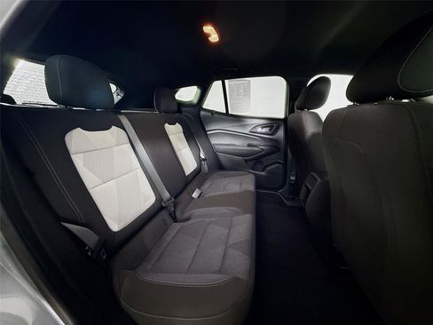 Used 2024 Chevrolet Trax RS image 25