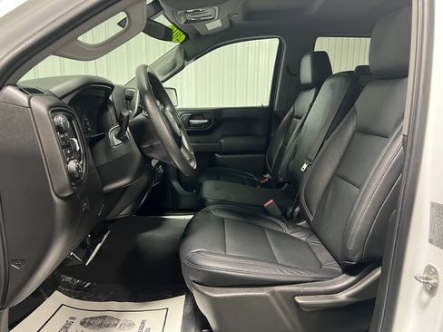 Used 2019 Chevrolet Silverado 1500 Custom Trail Boss w/ Custom Convenience Package image 5