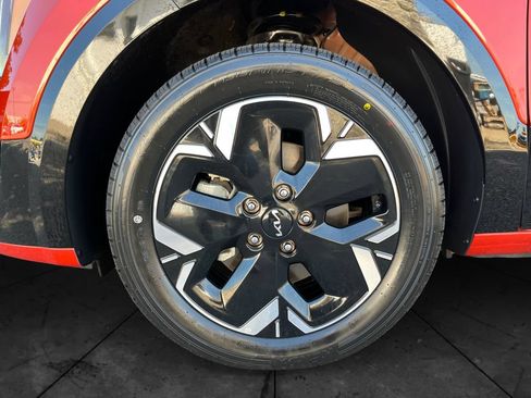 Used 2023 Kia Niro Wind w/ Wind Preserve Package FWD image 14