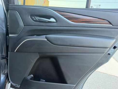 Used 2021 Cadillac Escalade Luxury RWD image 18