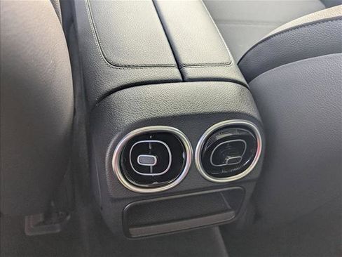 Certified 2025 Mercedes-Benz C 300 Sedan image 17