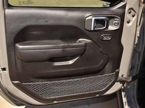 Used 2023 Jeep Gladiator Sport image 34