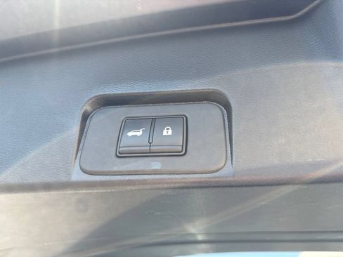 Used 2024 Nissan Rogue SV FWD image 32
