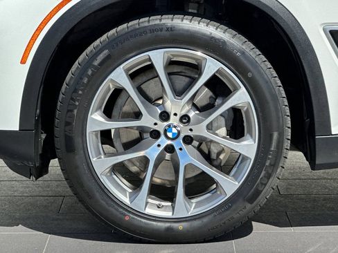 Used 2019 BMW X5 xDrive40i w/ Premium Package 2 AWD/4WD image 32