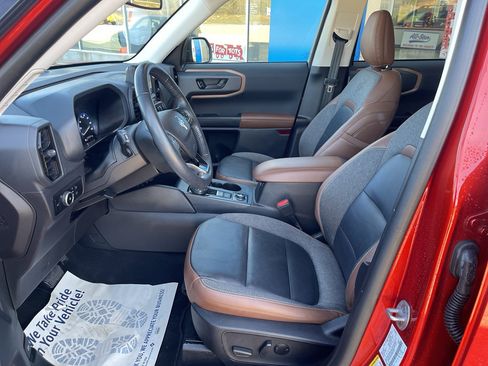 Used 2023 Ford Bronco Sport Outer Banks w/ Tech Package image 3