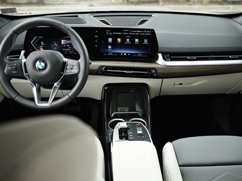 New 2026 BMW X1 xDrive28i w/ Technology Package AWD/4WD image 27
