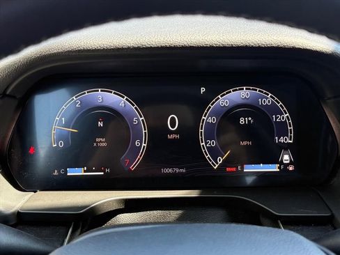 Used 2022 Jeep Grand Cherokee Laredo w/ Luxury Tech Group I RWD image 19