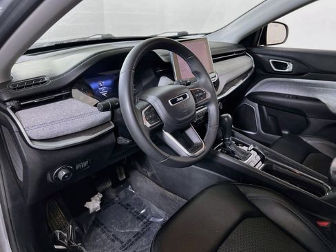 Used 2022 Jeep Compass Latitude AWD/4WD image 9