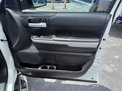 Used 2018 Toyota Tundra SR5 image 18
