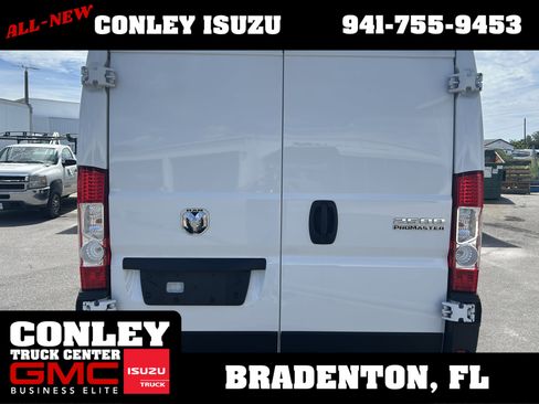Used 2025 RAM ProMaster 2500 w/ Convenience Group image 11