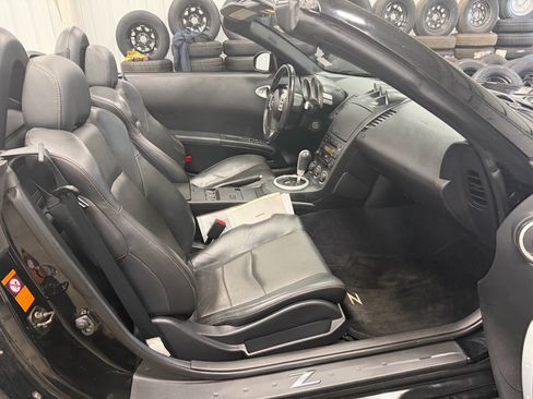 Used 2004 Nissan 350Z Touring image 19