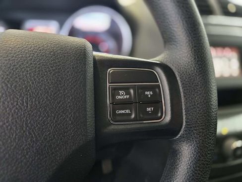 Used 2019 Dodge Journey SE image 19