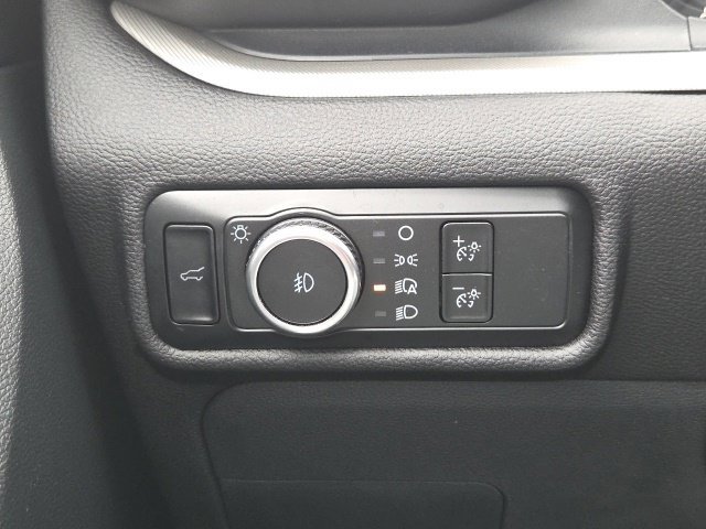 Used 2024 Ford Explorer XLT w/ Equipment Group 202A AWD/4WD image 29