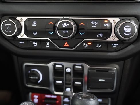 Used 2026 Jeep Gladiator Rubicon w/ Safety Group AWD/4WD image 27