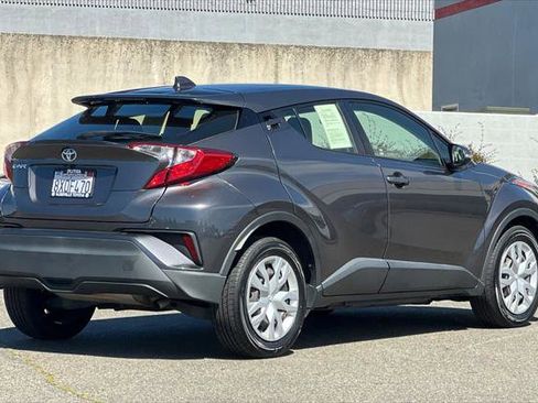 Certified 2021 Toyota C-HR LE image 2
