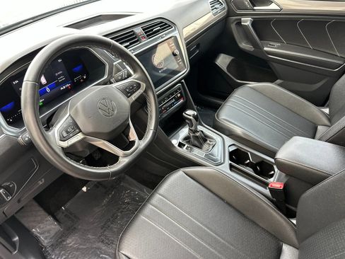 Used 2023 Volkswagen Tiguan SE image 10