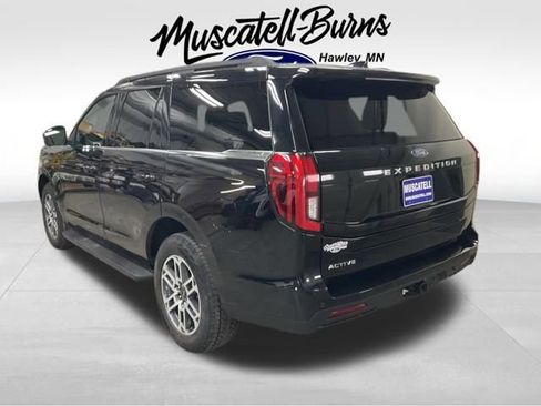 Used 2025 Ford Expedition Active AWD/4WD image 3