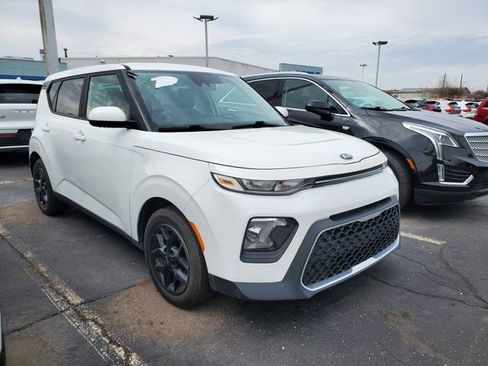 Used 2020 Kia Soul S image 1