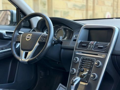 Used 2016 Volvo XC60 T5 Premier w/ Proximity Package AWD/4WD image 12