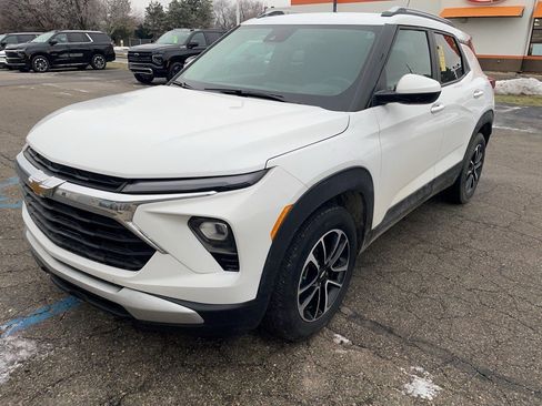 Certified 2025 Chevrolet TrailBlazer LT w/ Convenience Package image 1