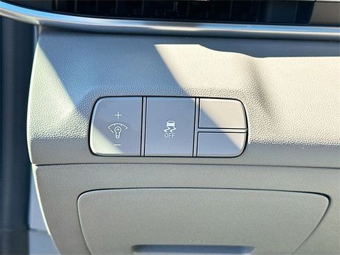 Used 2025 Hyundai Elantra Sport image 10