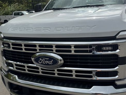 New 2025 Ford F550 XL image 5
