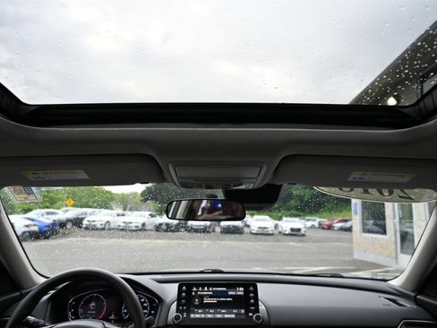 Used 2018 Honda Accord EX image 12