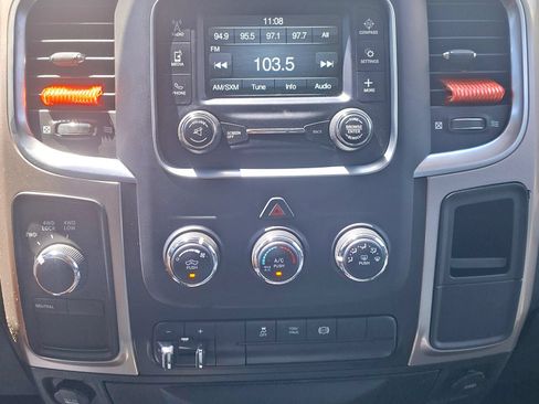 Used 2018 RAM 3500 SLT AWD/4WD image 18