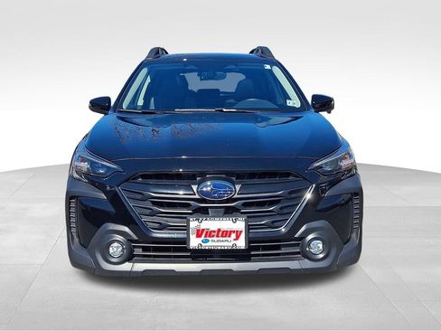 Used 2025 Subaru Outback Onyx Edition XT image 2
