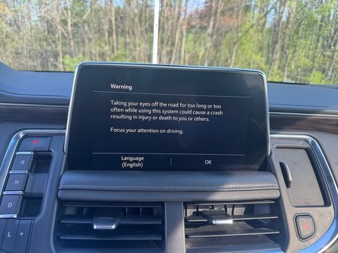 Used 2021 Chevrolet Tahoe Z71 w/ Z71 Signature Package AWD/4WD image 17