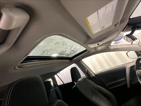 Used 2018 Toyota RAV4 XLE image 22