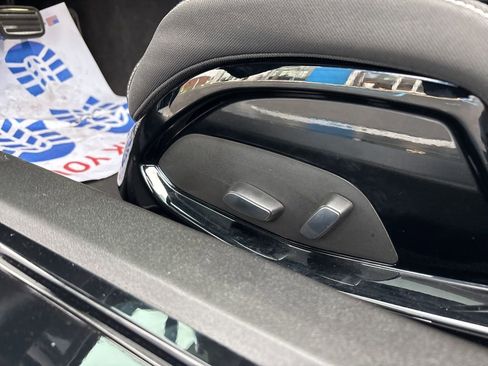 Used 2023 Chevrolet Corvette Stingray Convertible w/ Z51 Performance Package image 16