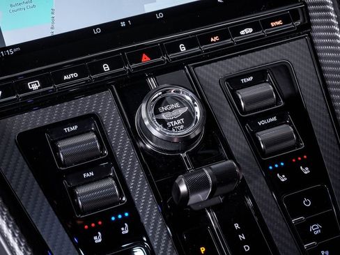 Used 2025 Aston Martin DB12 Coupe RWD image 31