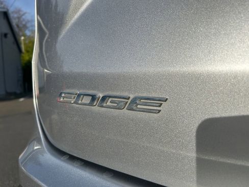 Used 2020 Ford Edge SEL image 32