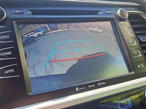 Used 2019 Toyota Highlander XLE AWD/4WD image 9