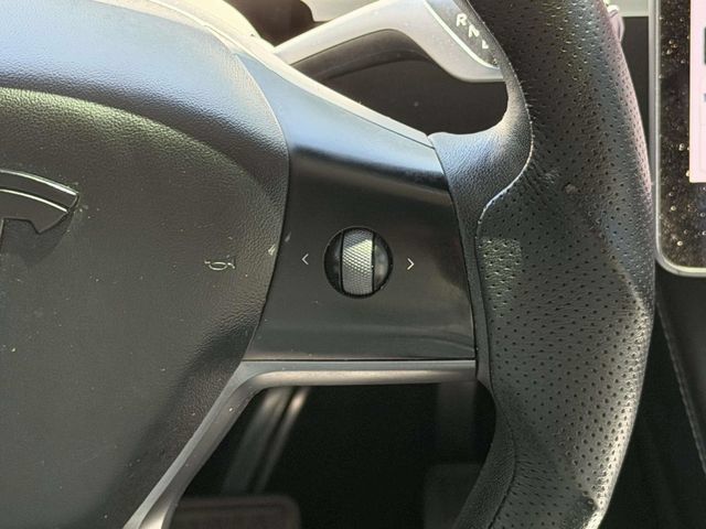 Used 2021 Tesla Model Y Long Range AWD/4WD image 22