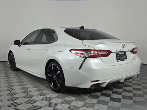 Used 2020 Toyota Camry XSE FWD image 5