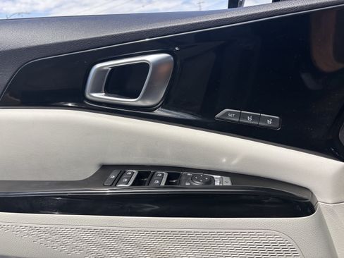 Used 2022 Kia Carnival SX FWD image 19
