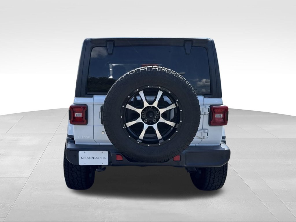 Used 2018 Jeep Wrangler Unlimited Sahara AWD/4WD image 6