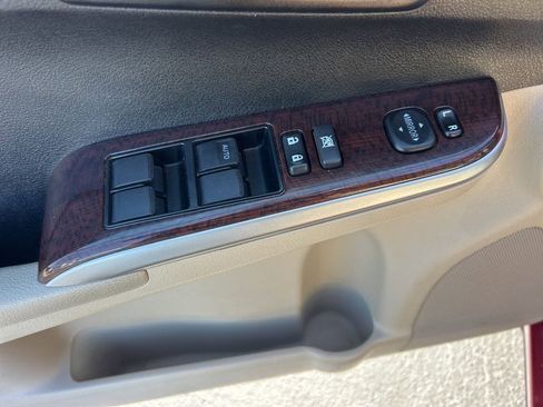 Used 2014 Toyota Camry XLE w/ Leather Package image 4