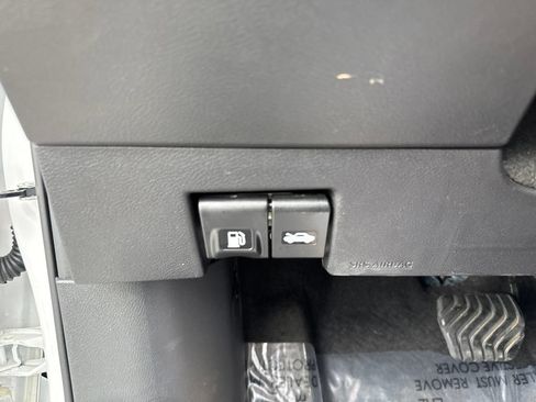 Used 2025 Nissan Kicks Play S FWD image 37