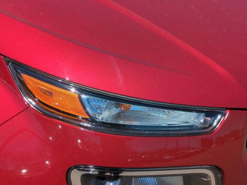 New 2025 Hyundai Venue SEL image 9