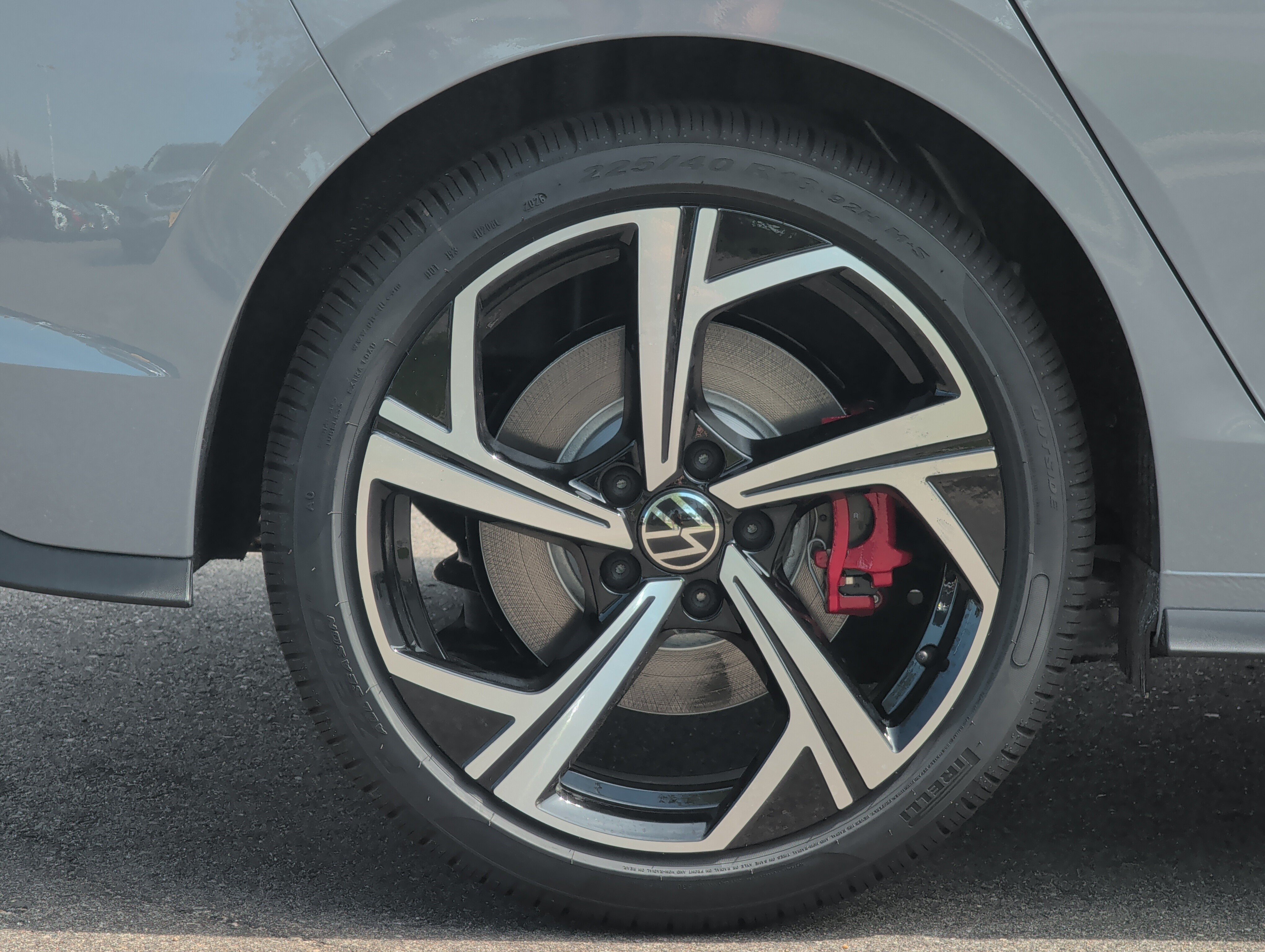 New 2026 Volkswagen GTI SE FWD image 5